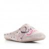 Zapatillas casa Vul·ladi grises con puntos y frase en la puntera