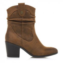 Botines tacón Mustang cowboy en color marrón con puntera redondeada y tacón grueso - Querol online