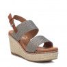 Sandalias cuña Xti gris metalizado con dos tiras
