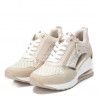 Zapatillas deportivas Xti beige y doradas de malla con cuña