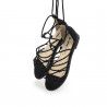 Sandalias planas Mustang en color negro con tiras