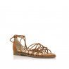 Sandalias planas Mustang en color cuero con tiras