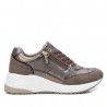 Zapatillas deportivas Xti 043124 deportiva con cuña y cremallera lateral bronce