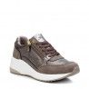 Zapatillas deportivas Xti 043124 deportiva con cuña y cremallera lateral bronce