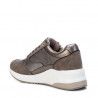Zapatillas deportivas Xti 043124 deportiva con cuña y cremallera lateral bronce