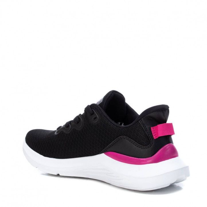 Zapatillas deportivas Xti 043467 deportiva negra con detalles rosas - Querol online