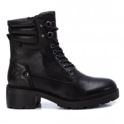 Botines planos Carmela 067909 con pasadores metálicos en negro - Querol online