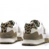 Sabatilles urban Mustang joggo blanques combinades en tons beix i posterior en lleopard