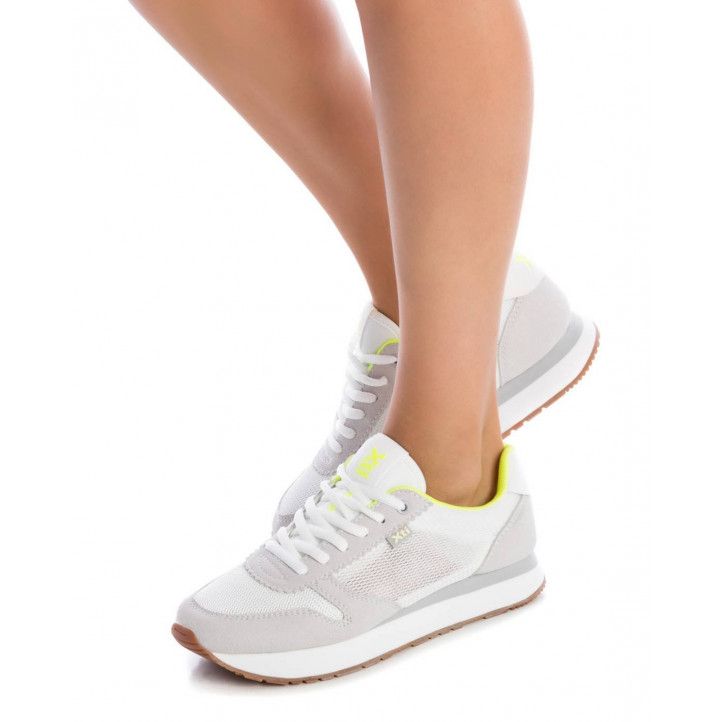 Zapatillas Xti 043787 blanca con detalles amarillos - Querol online