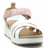 Sandalias cuña Carmela 068468 con tiras en tonos rosas