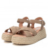Sandalias cuña Refresh 079296 marrones con suela de ráfia y cierre al tobillo