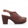 Sabates de taló EMMA marrons agafades al turmell