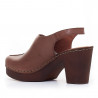 Sabates de taló EMMA marrons agafades al turmell