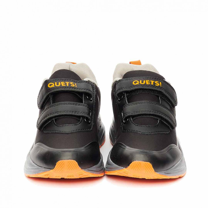 Zapatillas deporte QUETS! negras con doble velcro y detalles naranjas - Querol online