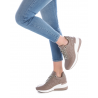 Sabatilles Xti 140050 taupe amb detalls en xarol