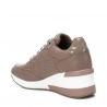 Sabatilles Xti 140050 taupe amb detalls en xarol
