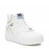 Sabatilles Xti 140351 blanques de bota amb detalla daurat