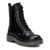 Botines planos Xti 04300601 negros con cordones