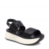 Sandalias plataformas Xti 141430 con hebilla y velcro