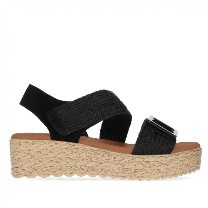 Sandalias plataformas Chika 10 asimétrico con hebilla decorativa y pulsera de rafia negra