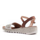 Sandalias cuña Walk & Fly blancas y marrones con banda de piel perforada - Querol online