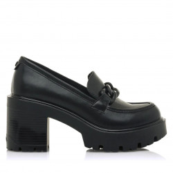 Mocassí Mustang Saba estil blucher en napa sintètic i xarol negre