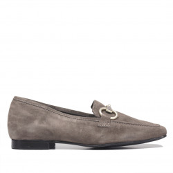 Mocassí Redlove emelda de serratge beig grisenc amb detall metàl·lic - Querol online