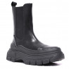 Botines plataforma negras con suela track gruesa y tipo chelsea