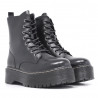 Botines plataforma militares con cordones negros y plataforma