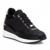 Zapatillas cuña Xti 141907 negras con detalles metalizados