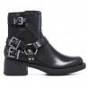 Botins plans negres estil biker amb tres sivelles