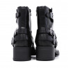 Botines planos negros estilo biker con tres hebillas