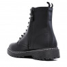 Botines planos negros militarizadas con posibilidad de dos cordones