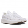 Zapatillas blancas con malla y plataforma