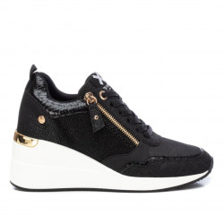 Sabatilles falca Xti negres amb cremallera lateral i aplicaciones daurades - Querol online