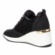 Zapatillas cuña Xti negras con cremallera lateral y apliques dorados - Querol online