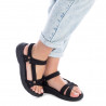Sandalias planas Xti negra estilo deportivo con cierre de velcro