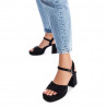 Sandalias tacón Xti negras con tacón cuadrado y detalle plateado
