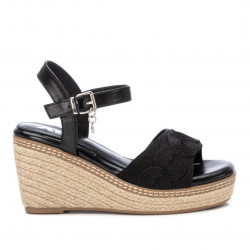 Sandalias cuña Xti negras con patrón de círculos - Querol online
