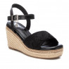 Sandalias cuña Xti negras con patrón de círculos