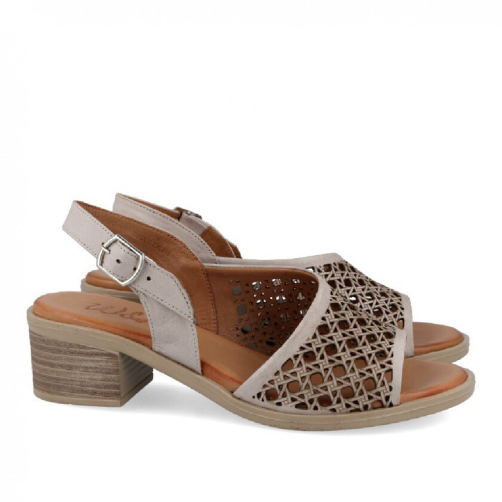 SANDALIA DE PIEL TROQUELADA W&F E21-216-1 A4 WALK AND FLY - Querol online