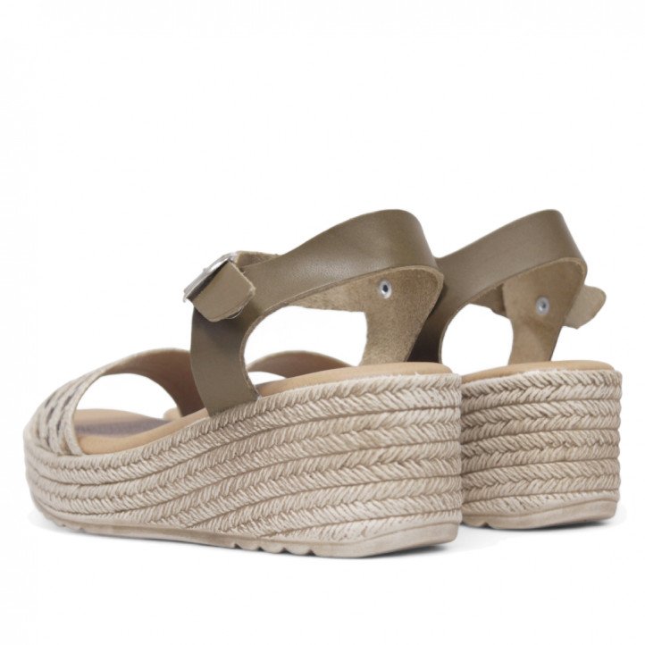 Sandalias cuña Redlove Sara con rafia trenzada con detalles marrones y pulsera de piel marrón - Querol online