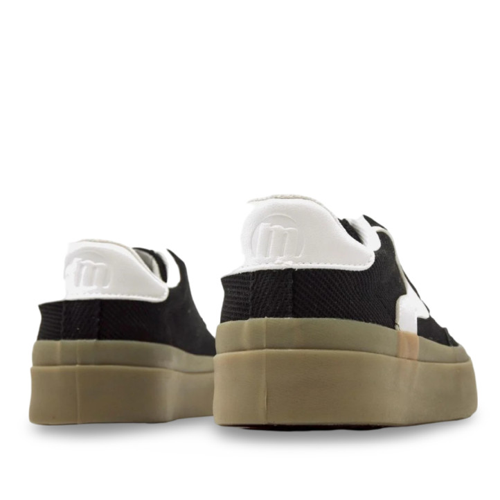 Zapatillas urban Mustang skaty negras con detalles blancos y suela caramelo - Querol online