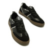Zapatillas urban Mustang roy negras con cordones al tono y detalles blancos