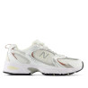 Sabatilles urban New Balance 530 sea salt amb white i mercury red