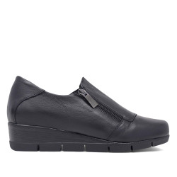 Zapatos cuña Suite009 negros de piel con cuña y cremallera lateral
