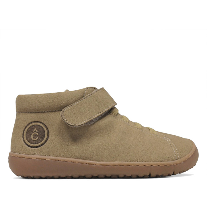 Botines Coqueflex de ante en color beige con cordones elásticos y velcro respetuosos - Querol online