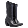Botas tacón Clara Duran estilo cowboy negras de piel con tiradores laterales y puntera en V