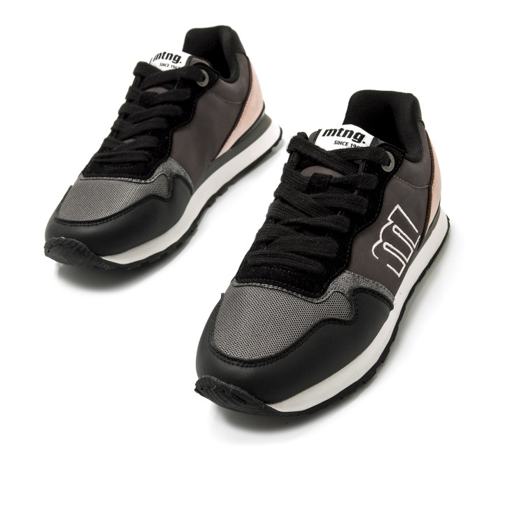 Zapatillas urban Mustang joggo classic negras con detalles rosas y metalizados - Querol online