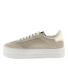 Zapatillas urban Victoria beige con rejilla y serraje barcelona ciclista